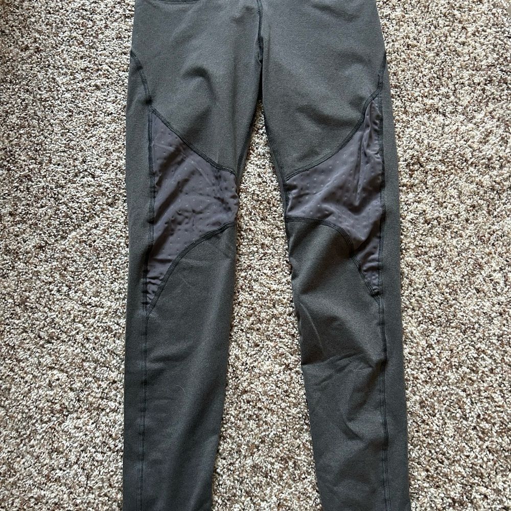 Aerie Women’s Gray Athletic Leggings Size Small Chill Play Move - Picture 2 of 11